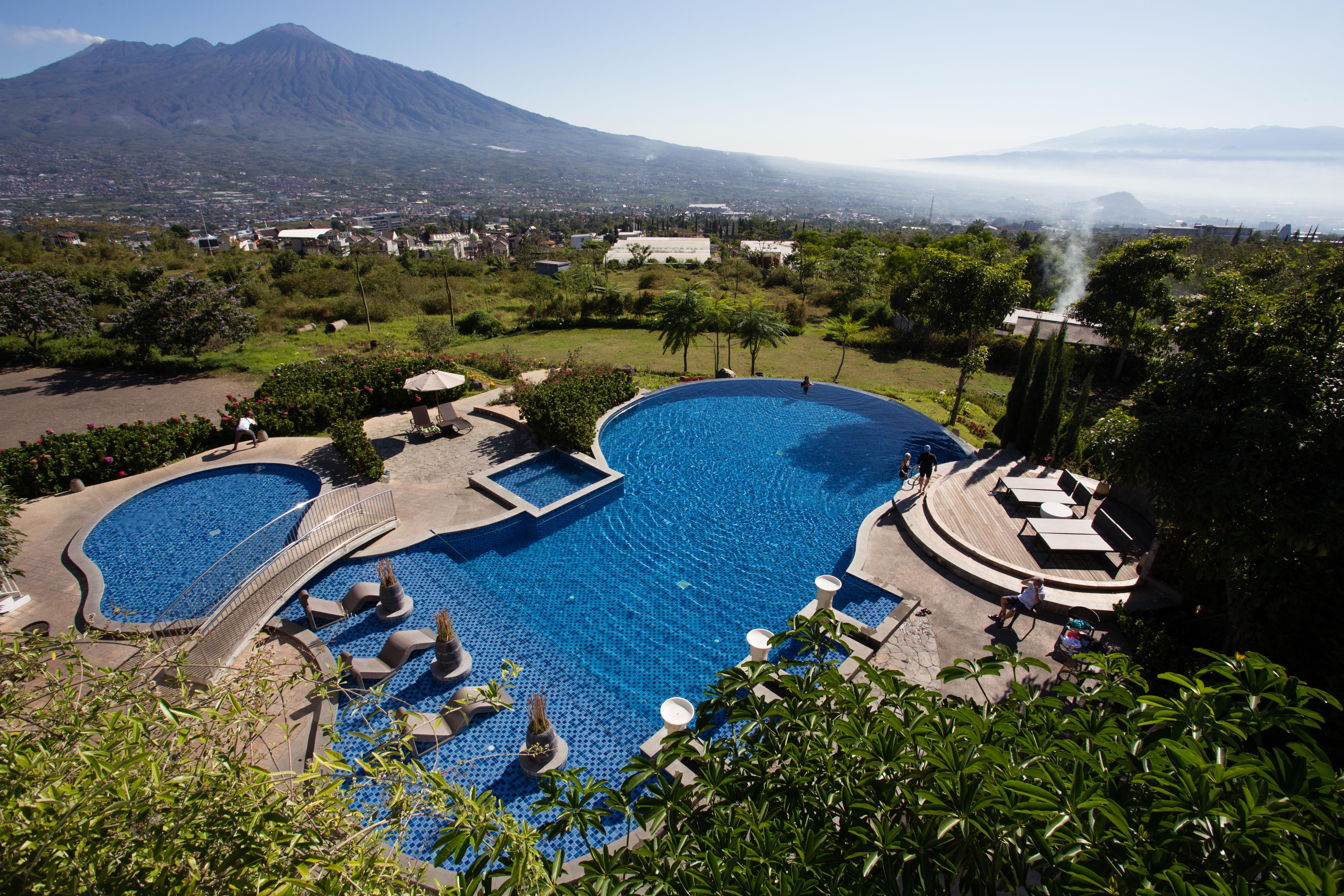 Amartahills Hotel And Resort Batu  Exterior photo