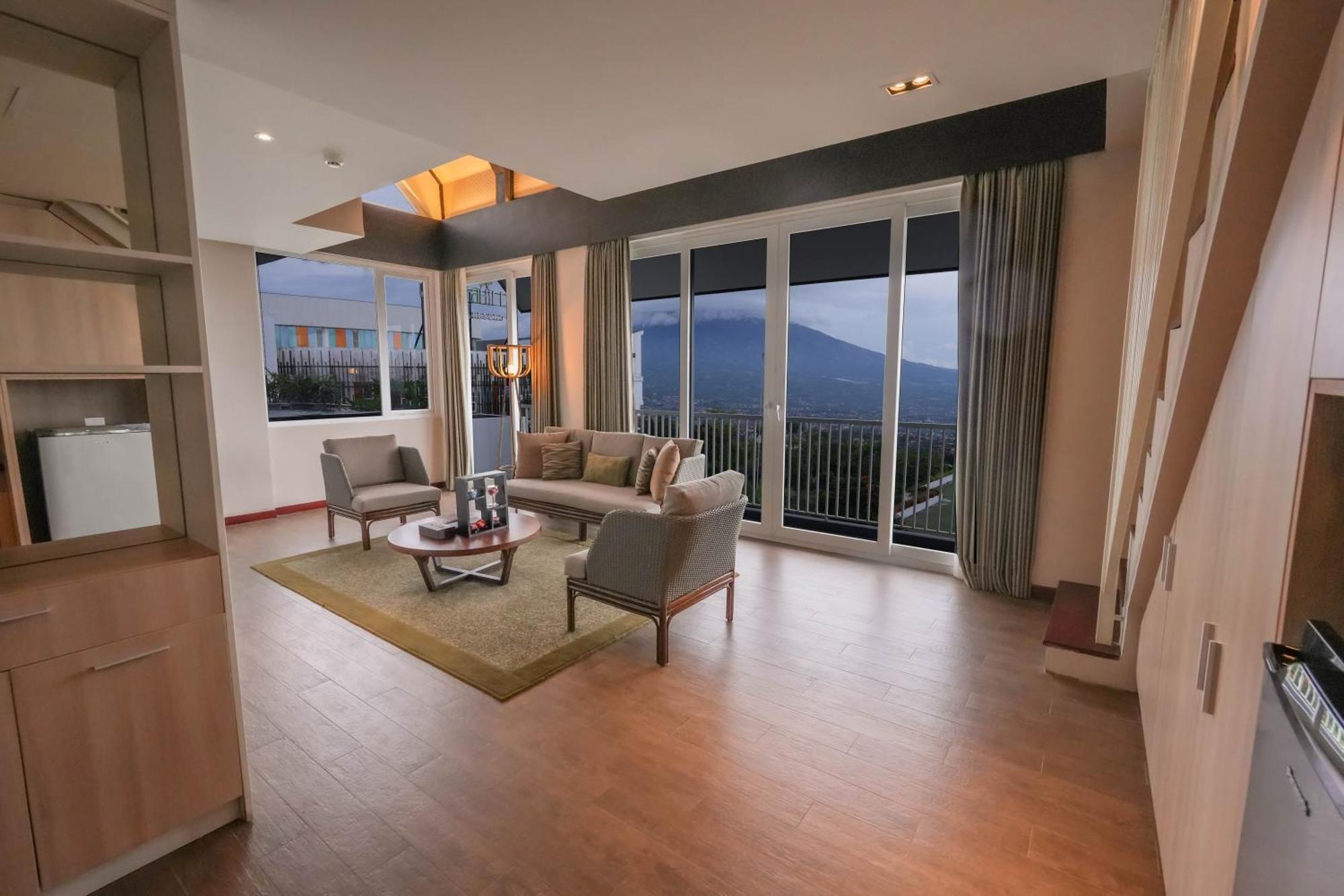 Amartahills Hotel And Resort Batu  Room photo