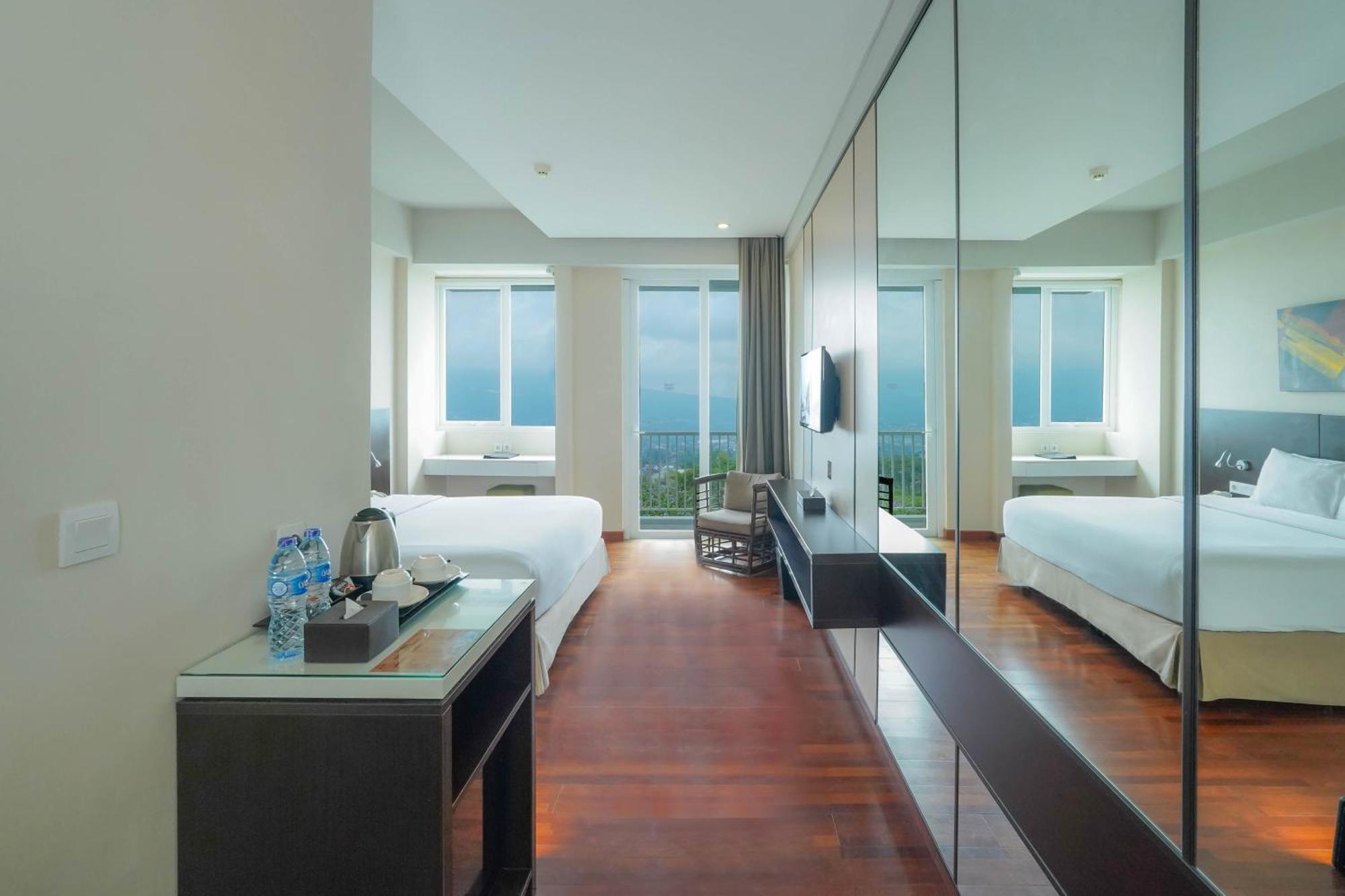 Amartahills Hotel And Resort Batu  Room photo